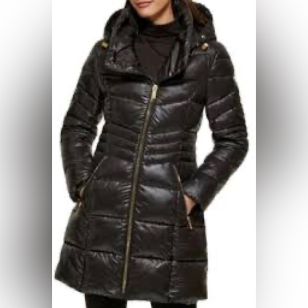Fitted puffer coat